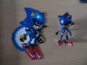 Metal Sonic "Hameado" observa a Mini Metal Sonic. Que no se nota que me gusta, vamos!